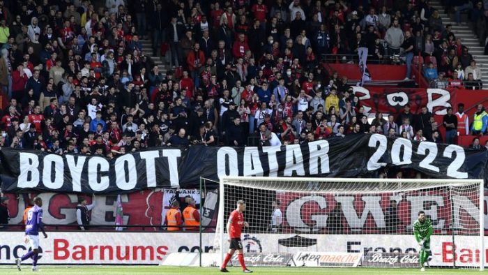 Fußball: Republik vs. Öl